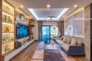 10m ra mặt phố không ngoặt, 5 tầng thang máy, lô góc văn cao dt42m2 giá 10.5 tỷ