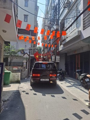 chính chủ bán nhà phân lô cầu giấy ô tô tránh 6 tầng giá tốt nhất thị trường