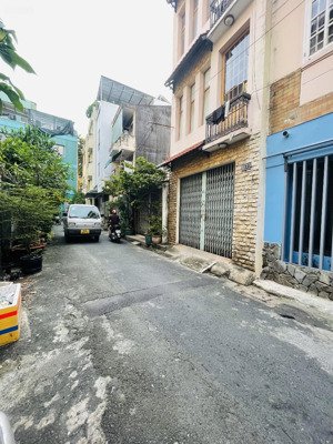 siêu phẩm nhà phố tân bình , hẻm xe hơi ,năm châu, ngang 4.6m dài 22m, 4 tầng ,chỉ 10,5 tỷ