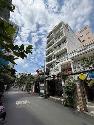 bán nhà sân vườn lê văn sỹ quận 3 dt: 9x20m 3 lầu thích hợp xây toà nhà hầm 8 tầng