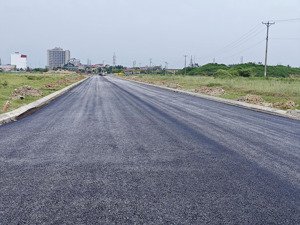 bán lô góc 85m ngã 4 đối diện kcn cạnh 5 tòa nhà ở xã hội đình trám lh 