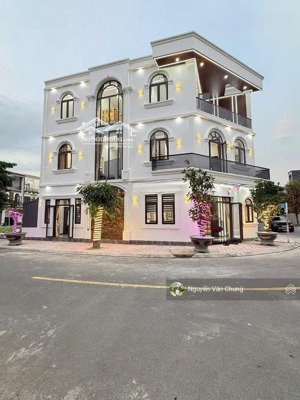 thiết kế hiện đại nhà mới keng ! căn góc 2 mặt tiền gần vincom vòng xoay an phú nội thất cao cấp