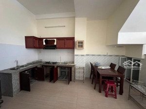 bán nhà 3 tầng đường phùng thế tài khu tái định cư vcn phước hải , nha trang