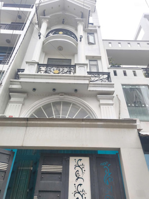 bán nhà 5 tầng oto ngủ trong nhà hẻm đẹp nhất đường dương quảng hàm tặng full nội thất