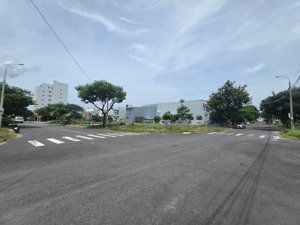 bán lô góc đẹp nguyễn bá ngọc và cao sơn 7. dt: 138m. giá 6 tỷ x