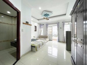 căn hộ dịch vụ / full nội thất ban công lớn thoáng mát - gần cầu nvc - lotte q7