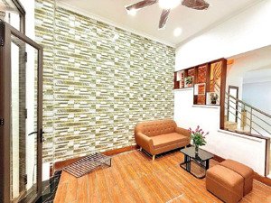 bán nhà 4 tầng cực đẹp khương trung-thanh xuân, 4 phòng ngủ, gần đầm hồng, cách ô tô 30m. dt 32m2.