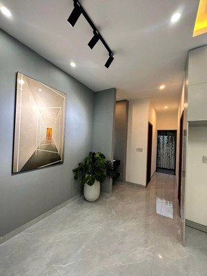 nhà 2 tầng xinh xinh chill chill cách bàu vá chỉ 3 phút