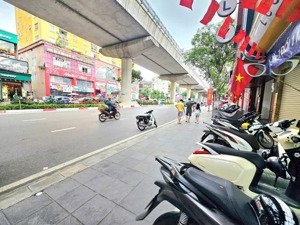 mặt phố cầu giấy - 1 mặt phố 1 mặt ngõ - vỉa hè - kinh doanh - dòng tiền tốt - 40m2 - 5 tầng - 32tỷ