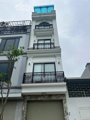 bán nhà ngọc thụy - ô tô đỗ cửa - 39m2 - 100m ra hồng tiến - 6 tầng thang máy full nội thất
