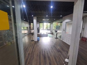cho thuê mặt bằng chỉ 8tr/th nguyễn sơn, nguyễn văn cừ, tầng 2 dt 70m2, spa, vp, đông y trị liệu