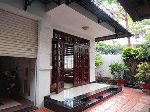 biệt thự sân vườn, 265m2, góc 3 mặt tiền khu vip nguyễn oanh. vị trí vàng, hiếm có.