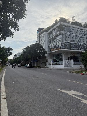 bán nhà mặt phố lâm hạ, view hồ, 81m2, 4 tầng, mặt tiền 6m, giá chào 44.5 tỷ