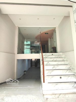 nhà phố xuân diệu, diện tích 61m2, 8 tầng thang máy, mặt tiền 4,6m, giá bán 30,5 tỷ