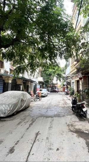 bán nhà phân lô ô tô tránh ,vỉa hè, kinh doanh gần nguyễn khánh toàn, phùng chi kiên ;dt 61m x5tầng