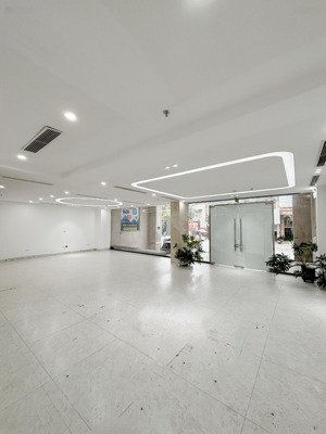 cho thuê tầng 1 phố huế - showroom