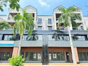 cần tiền bán gấp shophouse gs (korea) mặt tiền đường 60m, nguyễn hữu thọ, phước kiển, nhà bè