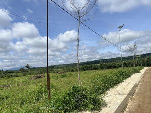 430 tr có ngay cuốn sổ hồng riêng cho lô đất nghỉ dưỡng, gần đà lạt