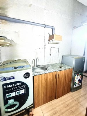 cho thuê 1 phòng trong căn hộ chung cư - tách bếp - lối đi riêng - full nội thất - 4 triệu/tháng