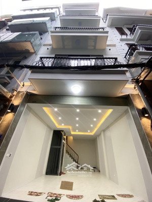 bán nhà, gara ô tô, 6 tầng, thang máy xịn, dt 50m, mt 4.8m, giá 16.7 tỷ, sổ vuông.