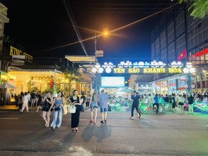 chỉ 14,8 tỷ - nhà ở kinh doanh ngay chợ đêm nha trang, phố đi bộ đường hùng vương cách biển 100m