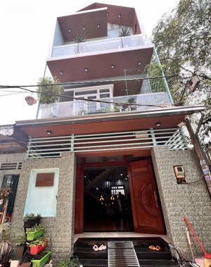 hiếm! nhà ở cực đẹp ngay trục đường chính đặng văn bi ngang 5m , oto vào tận nhà giá cực rẻ chỉ 7tỷ