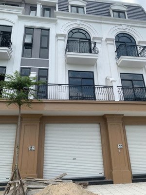 bán nhà liền kề xây 4 tầng tường riêng móng riêng tại trung tâm thành phố hải phòng giá chỉ 4.9tỉ !