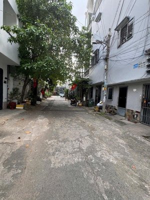 227/7/11 gò dầu 4x9 trệt lầu (hiện trạng như hình) 4.7 tỷ (hẻm 8m như hình, khu dân trí)