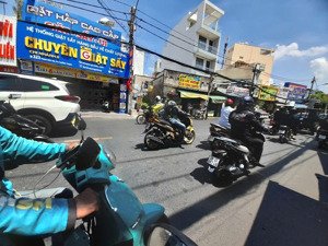 bán nhà cấp 4 mt phan văn trị q.bình thạnh dt:7x25m vị trí đẹp gpxd: 1 h+ 6 tầng giá 29 tỷ