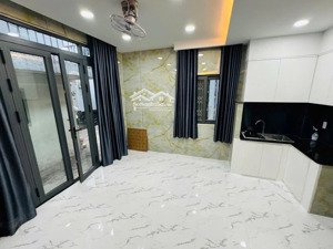 chính chủ cho thuê nhà mới 3 tầng q.1 chợ tân định 5.8x4.8 2pn 3wc full nt 15tr ngân