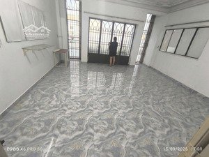 chính chủ cho thuê phòng trọ ban công 40m2 giá rẻ cho sinh viên ở đồng đen tân bình