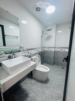 bán nhà xuân đỉnh 35m2x5 tầng, ô tô đỗ cổng, giá 7.4 tỷ