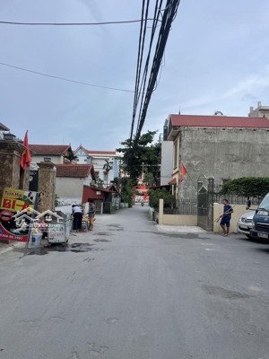 bán nhà mới 35m, gần ô tô, nội thất, gần ubnd xã vân canh, tiện ích bao quanh