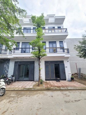 bán nhà full nội thất gần vòng xoay an phú đường an phú 18