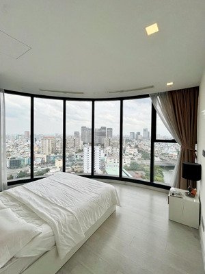 cho thuê căn hộ 2pn vòng cung - view đẹp - vinhomes golden river ba son, 80m2