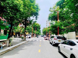 cơ hội vàng: nhà 3 tầng thế lữ, view sông hàn, gần biển, vị trí kim cương, tiện ích đầy đủ