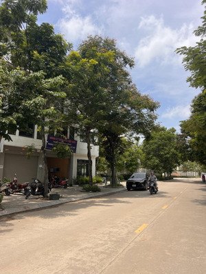 cơ hội vàng! thuê kho hàng gần aeon mall hà đông, lối đi xe tải rộng, mưa lớn không ngập