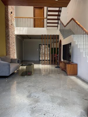 bán nhà 3 tầng 4 phòng ngủ đường nhựa 8m ngay bến xe liên tỉnh giá chỉ 3 tỷ 050tr, hướng đông nam