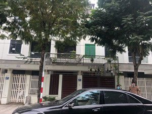 gia đình cần bán căn lk dãy d7 hoặc d8 kđt geleximco lê trọng tấn, hà đông, hoàn thiên vip giá đt$