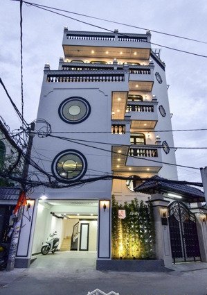 góc 2mt hẻm vip kinh doanh - hai bà trưng, p. sài gòn. dt: 8,2x12m (hầm, 4 tầng), 3x tỷ