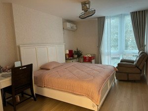 cần cho thuê cc park ledend dt 70m2 2pn 2wc full nt giá 15tr/th lh hân