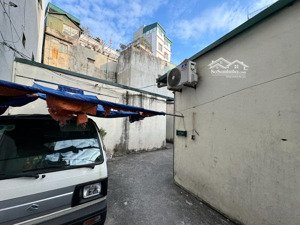 bán gấp mảnh đất mặt ngõ ô tô tránh đường khương hạ. 400m2 - lô góc. mt 20m. ô tô tránh.