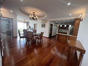 cho thuê căn hộ hùng vương plaza - dt: 130m2, 3pn,3wc - chính chủ, giá 19 triệu/tháng