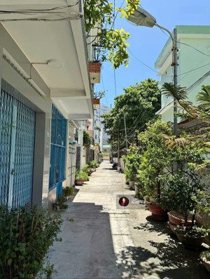 bán nhà 3 tầng hẻm ô tô đường hàn thuyên, xương huân, ngay sát bãi biển trung tâm