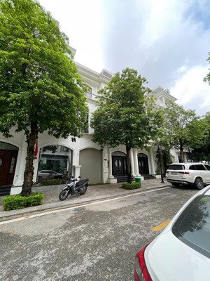 bán nhà 4 tầng xây thô vinhome hoa hồng 9