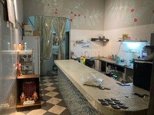 cho thuê nhà kinh doanh 2 tầng đang kinh doanh cafe bar, và cho khách thuê ở đường lê thị riêng q1