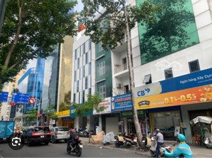 bán nhà hàm nghi - 4 tầng - ô tô đỗ cổng vào nhà -45m2 - 8.5 tỷ-10m ra mặt phố hàm nghi