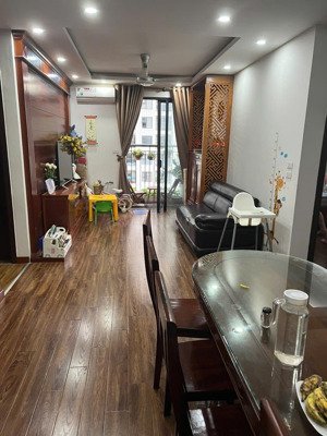 bán căn 3n2vs - 90m2, hướng nam mát, view quảng trường siêu đẹp.