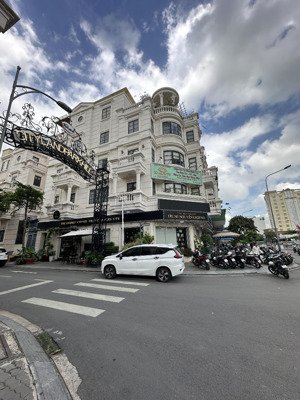 cho thuê căn góc 2 mặt tiền nguyễn văn lượng khu cityland gò vấp - diện tích 9,5x20m - thang máy