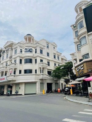 cho thuê căn góc 2 mặt tiền đường số 3 khu cityland park hills - diện tích 12,5x20m - thang máy